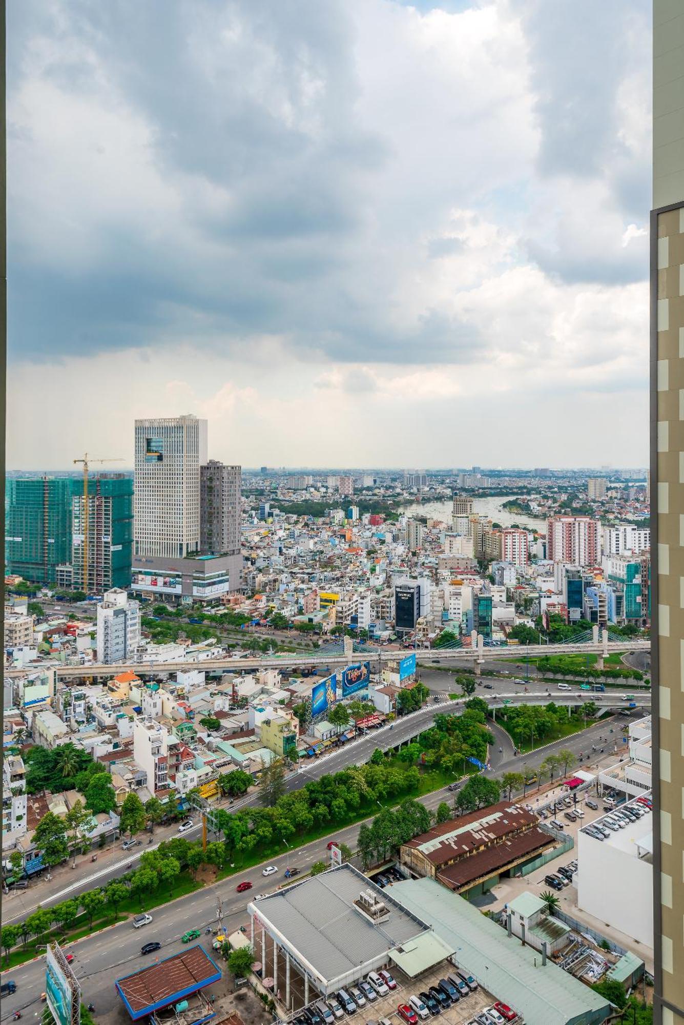 Vinhomes Luxury Art Condotel Ho Chi Minh City Exterior photo