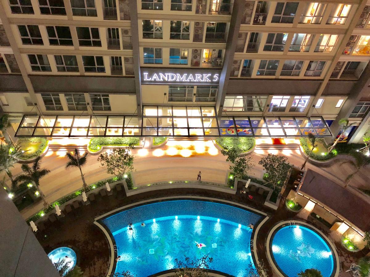 Vinhomes Luxury Art Condotel Ho Chi Minh City Exterior photo